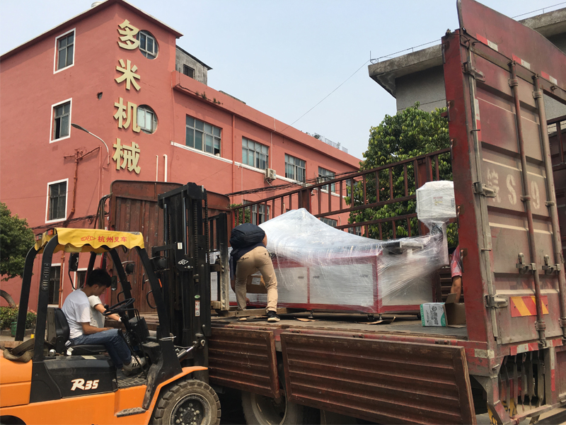 家具方管熱熔機(jī)床，專車發(fā)往山海